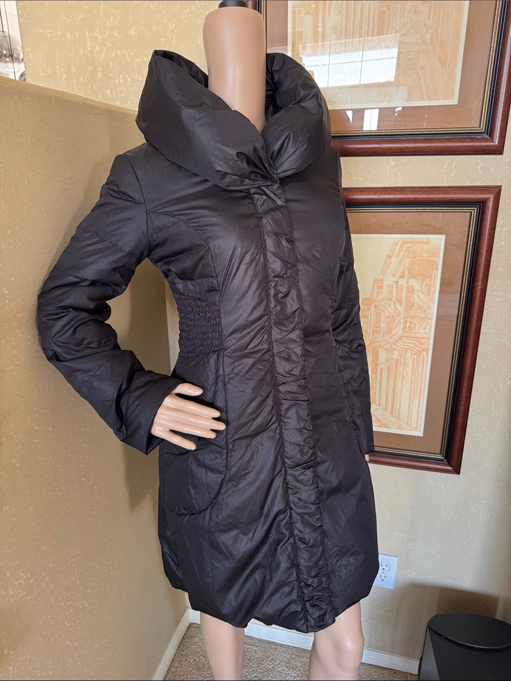 T TAHARI Women’s Black Hooded Down Puffer Coat sz XS